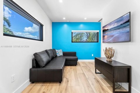 Villa ou maison à vendre à North Miami, Floride: 4 chambres, 339.84 m2 № 2057342 - photo 27