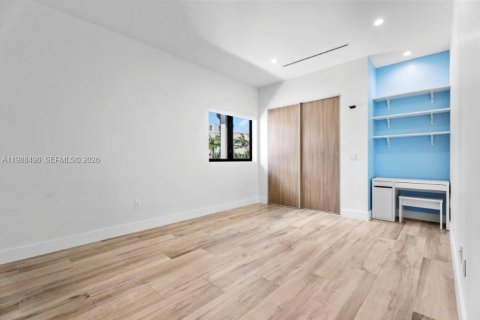 Villa ou maison à vendre à North Miami, Floride: 4 chambres, 339.84 m2 № 2057342 - photo 21
