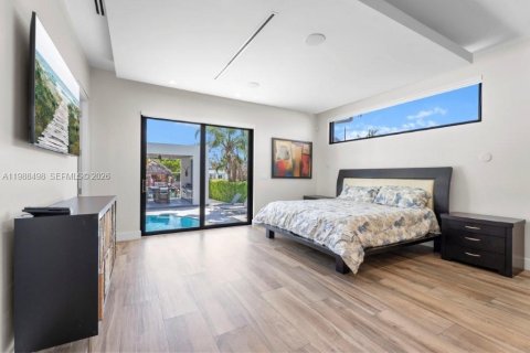 Villa ou maison à vendre à North Miami, Floride: 4 chambres, 339.84 m2 № 2057342 - photo 16