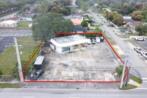 Immobilier commercial à vendre à Miami, Floride: 145.58 m2 № 1721733 - photo 4