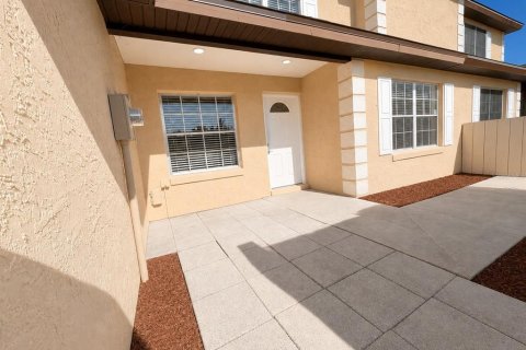 Touwnhouse à louer à Orlando, Floride: 3 chambres, 128.95 m2 № 2284147 - photo 2