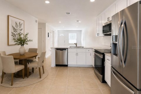 Touwnhouse à louer à Orlando, Floride: 3 chambres, 128.95 m2 № 2284147 - photo 4