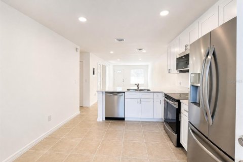 Touwnhouse à louer à Orlando, Floride: 3 chambres, 128.95 m2 № 2284147 - photo 5