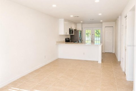 Touwnhouse à louer à Orlando, Floride: 3 chambres, 128.95 m2 № 2284147 - photo 7