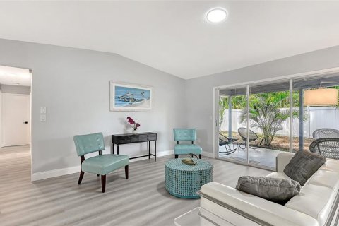 Villa ou maison à vendre à Sarasota, Floride: 3 chambres, 158.68 m2 № 2287818 - photo 5