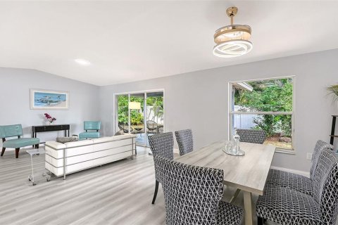 Villa ou maison à vendre à Sarasota, Floride: 3 chambres, 158.68 m2 № 2287818 - photo 9