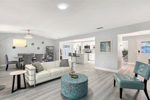Villa ou maison à vendre à Sarasota, Floride: 3 chambres, 158.68 m2 № 2287818 - photo 3