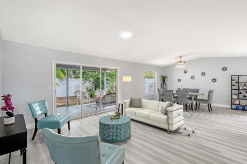 Villa ou maison à vendre à Sarasota, Floride: 3 chambres, 158.68 m2 № 2287818 - photo 8