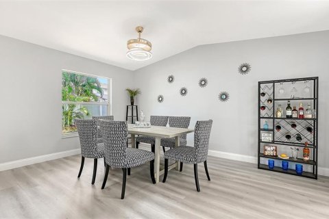 Villa ou maison à vendre à Sarasota, Floride: 3 chambres, 158.68 m2 № 2287818 - photo 10