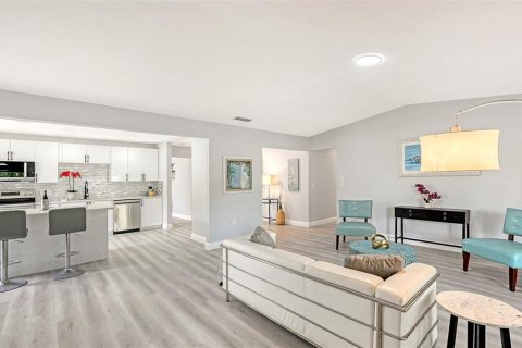 Villa ou maison à vendre à Sarasota, Floride: 3 chambres, 158.68 m2 № 2287818 - photo 12