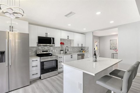 Villa ou maison à vendre à Sarasota, Floride: 3 chambres, 158.68 m2 № 2287818 - photo 14