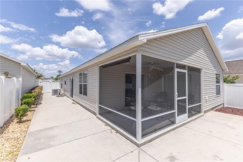 House in The Villages, Florida 3 bedrooms, 129.78 sq.m. № 2233512 - photo 19