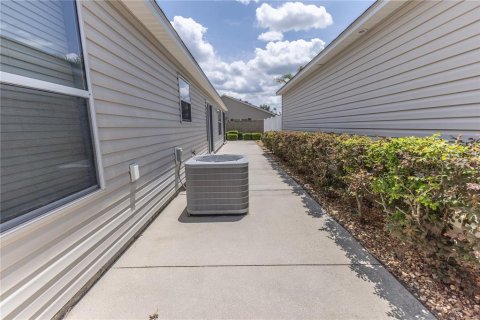 House in The Villages, Florida 3 bedrooms, 129.78 sq.m. № 2233512 - photo 29