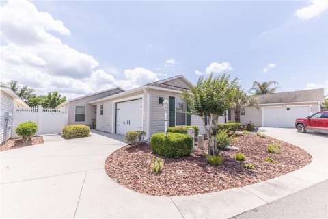 House in The Villages, Florida 3 bedrooms, 129.78 sq.m. № 2233512