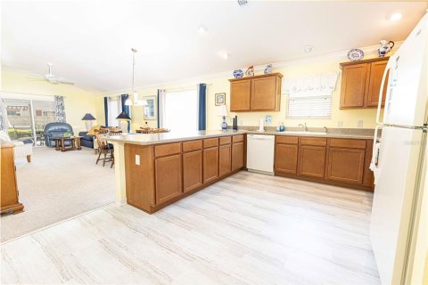 House in The Villages, Florida 3 bedrooms, 129.78 sq.m. № 2233512 - photo 6