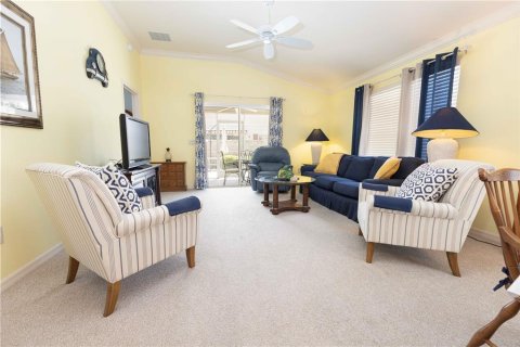 House in The Villages, Florida 3 bedrooms, 129.78 sq.m. № 2233512 - photo 4
