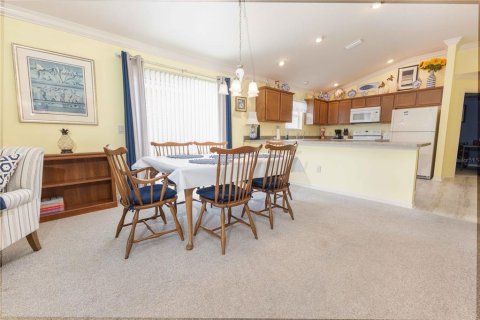 House in The Villages, Florida 3 bedrooms, 129.78 sq.m. № 2233512 - photo 8