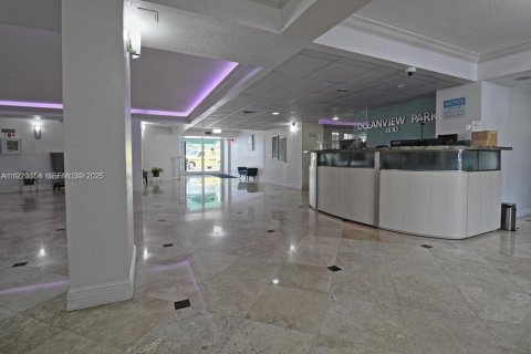 Copropriété à louer à Hallandale Beach, Floride: 1 chambre, 81.29 m2 № 1977351 - photo 13