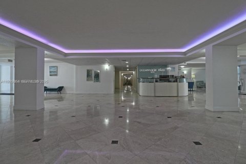 Copropriété à louer à Hallandale Beach, Floride: 1 chambre, 81.29 m2 № 1977351 - photo 14