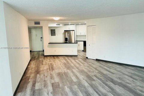 Copropriété à louer à Hallandale Beach, Floride: 1 chambre, 81.29 m2 № 1977351 - photo 6