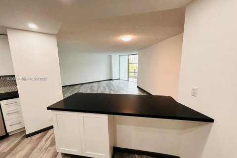 Copropriété à louer à Hallandale Beach, Floride: 1 chambre, 81.29 m2 № 1977351 - photo 4