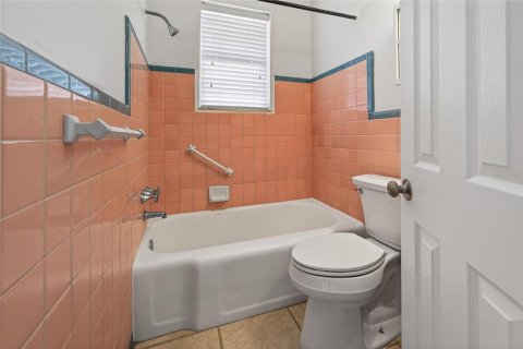 Condominio en venta en Venice, Florida, 1 dormitorio, 49.98 m2 № 2126719 - foto 12