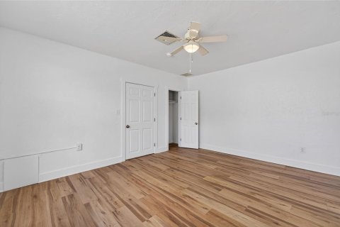 Condominio en venta en Venice, Florida, 1 dormitorio, 49.98 m2 № 2126719 - foto 16