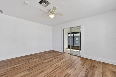 Condominio en venta en Venice, Florida, 1 dormitorio, 49.98 m2 № 2126719 - foto 15