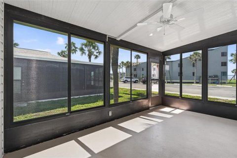 Condominio en venta en Venice, Florida, 1 dormitorio, 49.98 m2 № 2126719 - foto 21