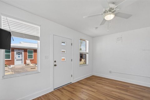Condominio en venta en Venice, Florida, 1 dormitorio, 49.98 m2 № 2126719 - foto 7