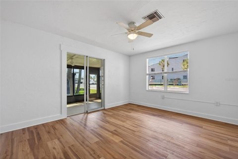 Condominio en venta en Venice, Florida, 1 dormitorio, 49.98 m2 № 2126719 - foto 18