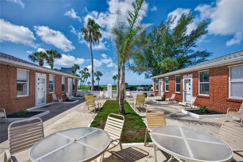 Condominio en venta en Venice, Florida, 1 dormitorio, 49.98 m2 № 2126719 - foto 26