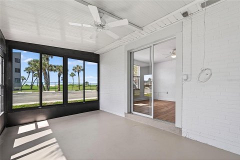 Condominio en venta en Venice, Florida, 1 dormitorio, 49.98 m2 № 2126719 - foto 23