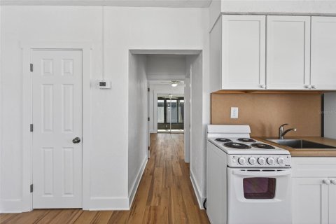 Condominio en venta en Venice, Florida, 1 dormitorio, 49.98 m2 № 2126719 - foto 9