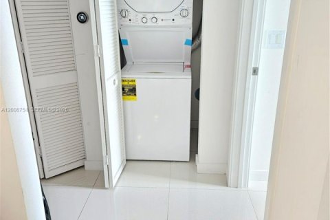 Купить кондоминиум в Дорал, Флорида 2 спальни, 99.03м2, № 2090176 - фото 13