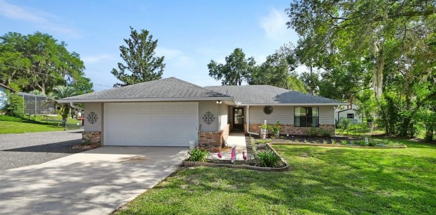 Casa en De Leon Springs, Florida 3 dormitorios, 157.47 m2 № 2157326