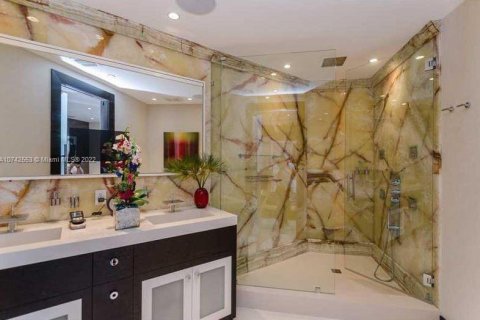Condo in Aventura, Florida, 5 bedrooms  № 1949543 - photo 22