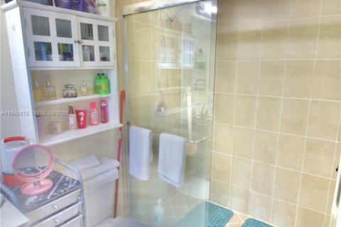 Touwnhouse à vendre à Miami, Floride: 3 chambres № 1982020 - photo 16