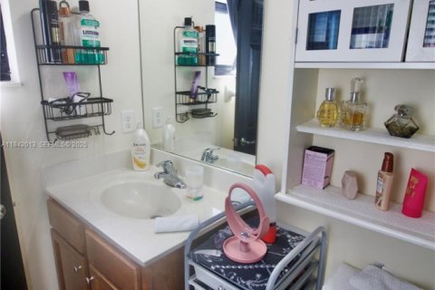 Touwnhouse à vendre à Miami, Floride: 3 chambres № 1982020 - photo 17