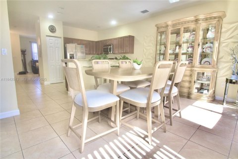 Touwnhouse à vendre à Miami, Floride: 3 chambres № 1982020 - photo 3