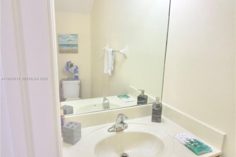 Touwnhouse à vendre à Miami, Floride: 3 chambres № 1982020 - photo 9