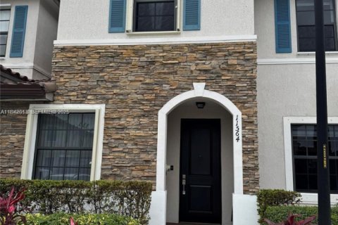 Touwnhouse à vendre à Miami, Floride: 3 chambres № 1982020 - photo 1
