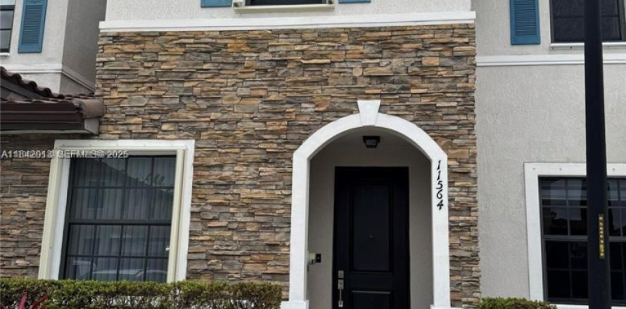 Touwnhouse à Miami, Floride 3 chambres № 1982020