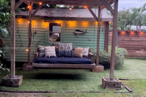 House in Palmetto Bay, Florida 2 bedrooms, 110.18 sq.m. № 1933372 - photo 6