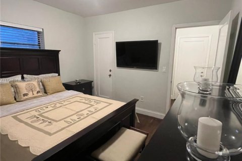 House in Palmetto Bay, Florida 2 bedrooms, 110.18 sq.m. № 1933372 - photo 4