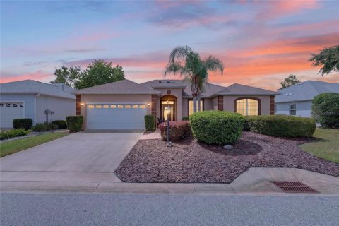 Casa en Ocala, Florida 2 dormitorios, 172.52 m2 № 2355790