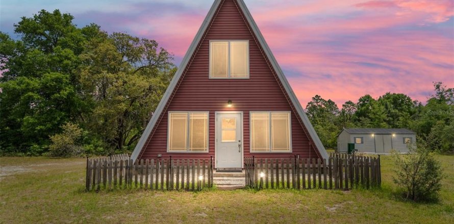 House in Archer, Florida 2 bedrooms, 99.59 sq.m. № 1650082