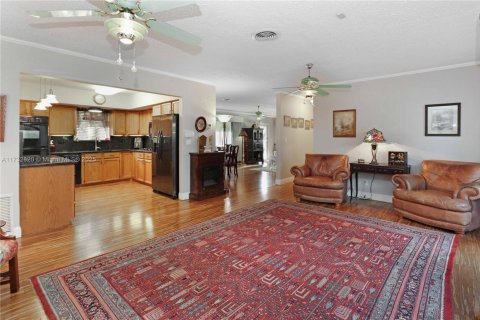 Casa en venta en Hollywood, Florida, 3 dormitorios, 161.28 m2 № 1812067 - foto 2