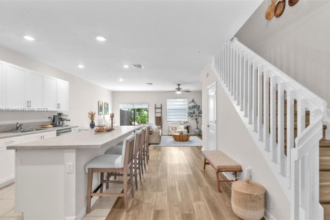 Adosado en Homestead, Florida 3 dormitorios, 164.62 m2 № 1960170