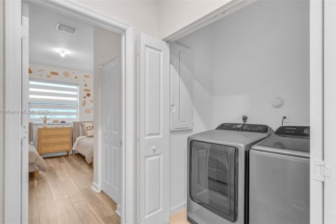 Adosado en venta en Homestead, Florida, 3 dormitorios, 164.62 m2 № 1960170 - foto 23